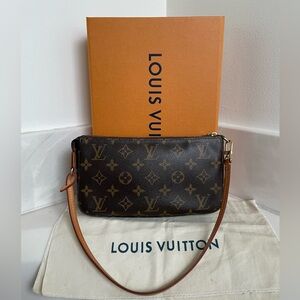 Louis Vuitton Pochette Accessories with interior pocket included box and bag